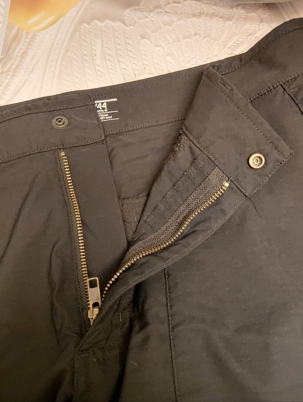 Mountain Hardwear Men's Black Stretch Utility Hiking Pants - Picture 10 of 13